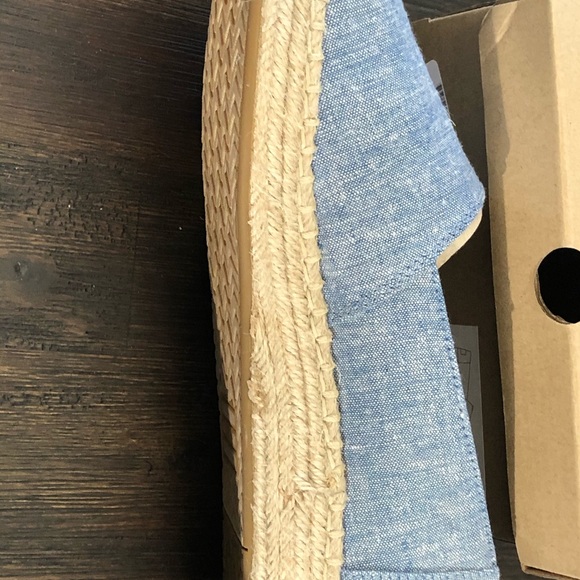 Open Toe Blue Slub Chambray - Picture 3 of 5